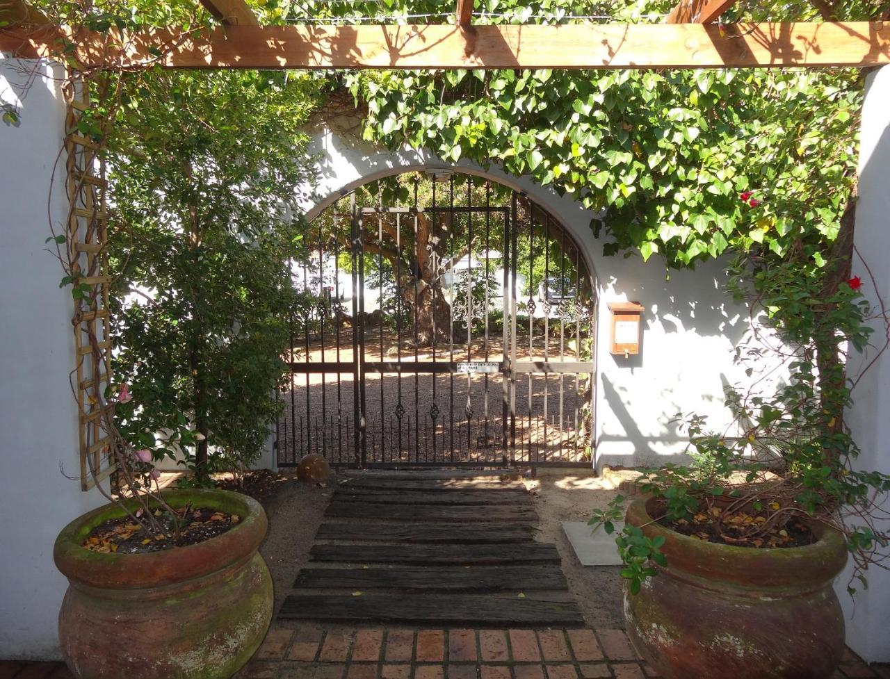 Be My Guest Lodge Bloubergstrand Esterno foto